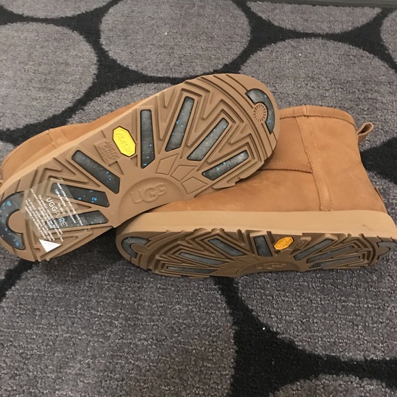 Women’s UGG - Classic mini leather waterproof boot - Picture 4 of 6